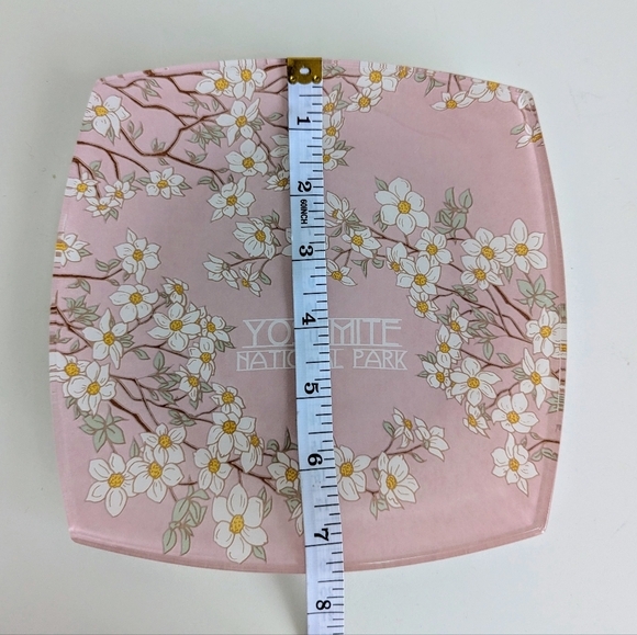 Yosemite National Park Glass Plate Dish Ahwahnee Dogwood Blossoms Square Pink - Picture 11 of 15